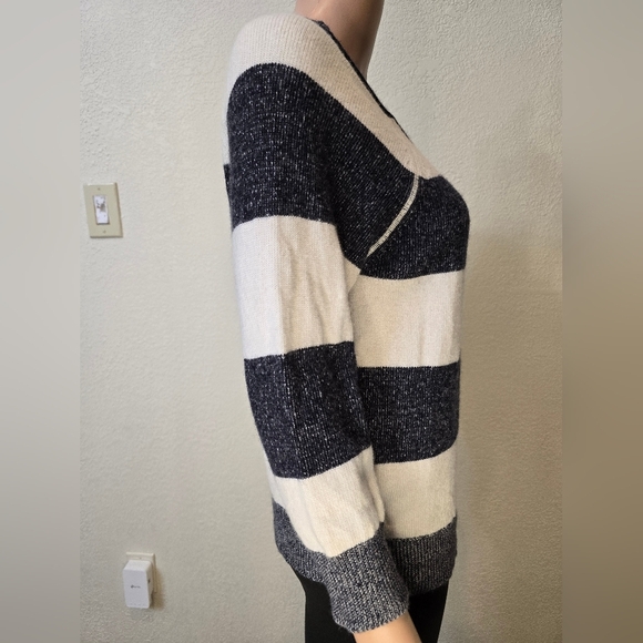 J.Crew Ombre Striped 3/4 Sleeve Sweater Medium - Picture 6 of 9